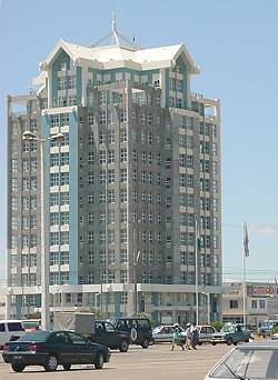 neues B&uuml;rohochhaus